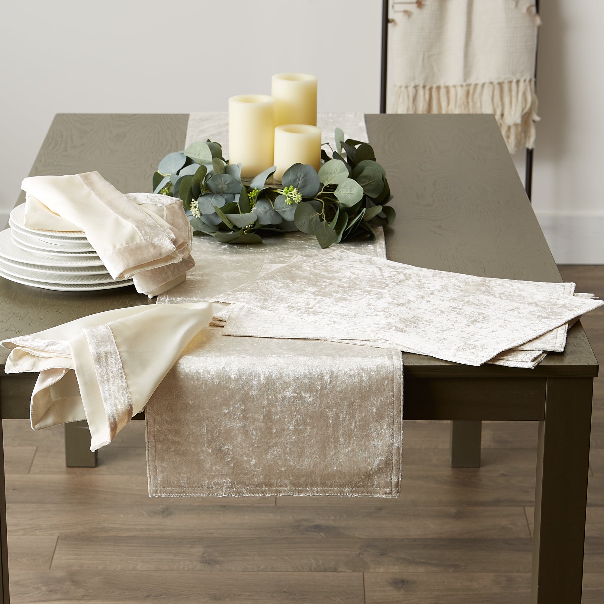 Beige tea table runner 90 x 30cm - The Jade Leaf